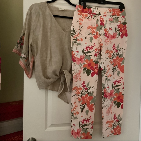 Pants suit - embroidered sleeves on top to match floral pattern on pants - Picture 5 of 9